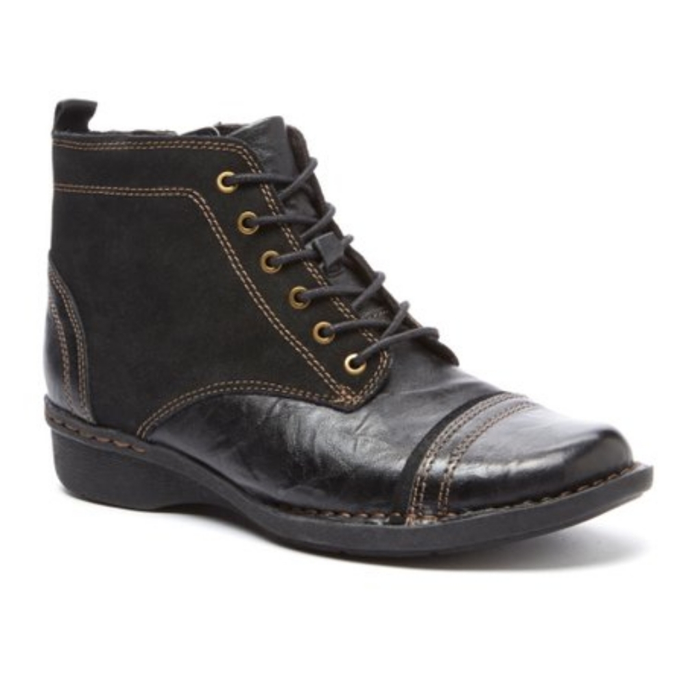 Clarks Whistle Watch Black Leather and Suede Lace Up Ankle Boots size 7.5